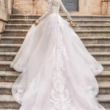 Long Sleeve Exquisite Wedding Dress