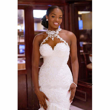 Vintage Lace Beaded Halter Bridal Wedding Gown – Floor-Length Tulle