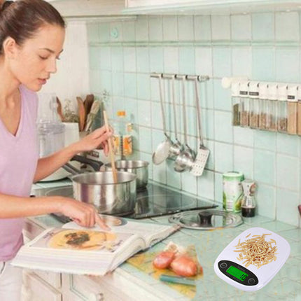 Mini kitchen scale for baked goods
